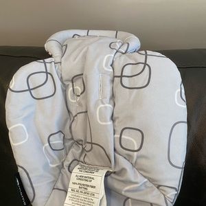 4moms infant insert for the mommaroo. Barely used- both of my kids HATED it.